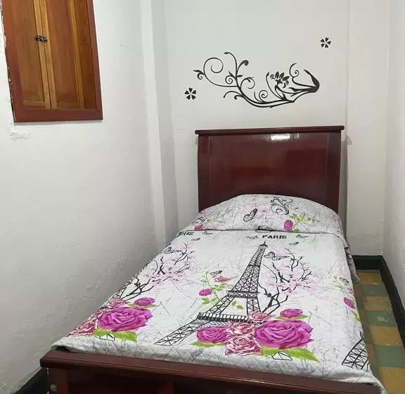 ユースホステル Hostal Donde Jose