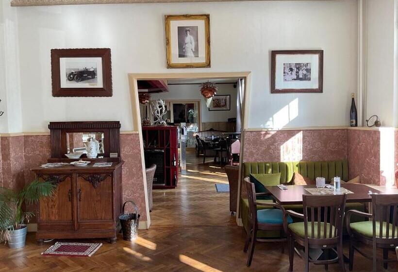 Bahnhofshotel Die Neue Bühne