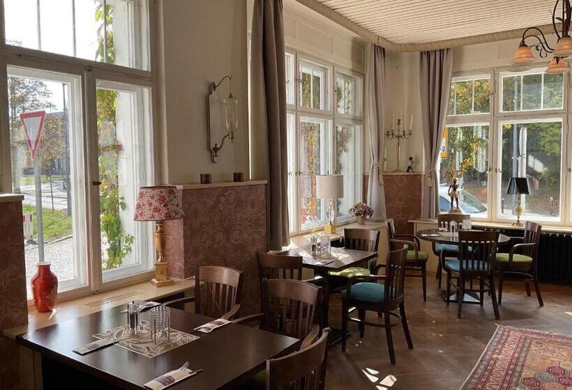 Bahnhofshotel Die Neue Bühne