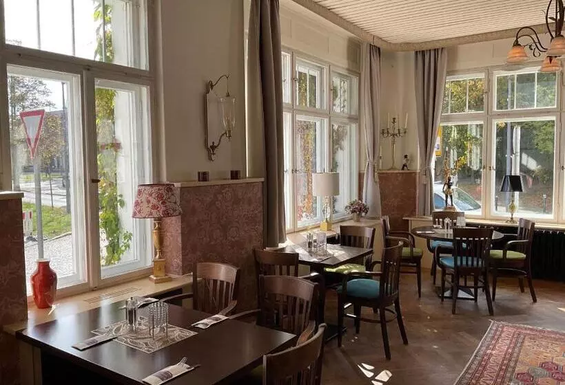 Bahnhofshotel Die Neue Bühne