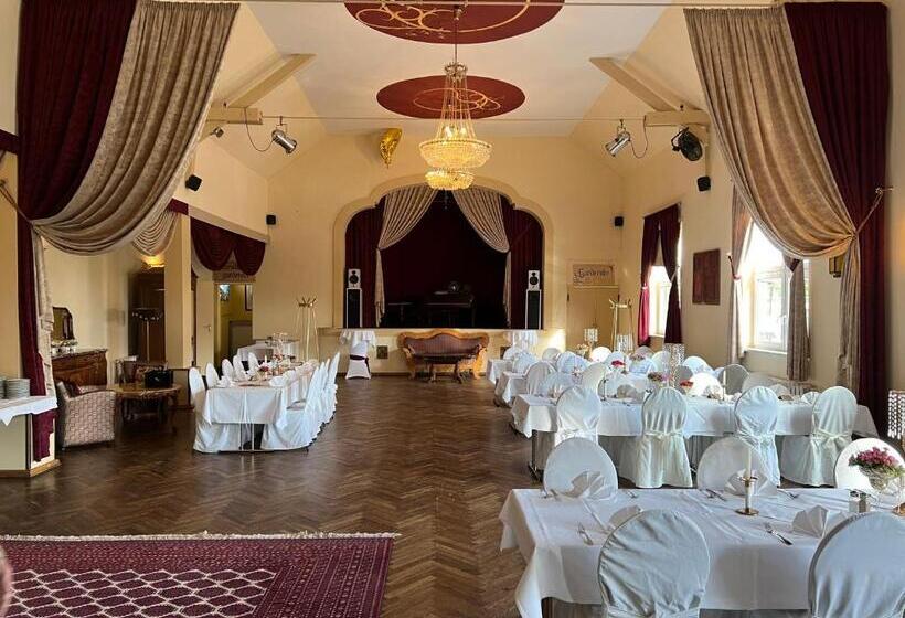 Bahnhofshotel Die Neue Bühne