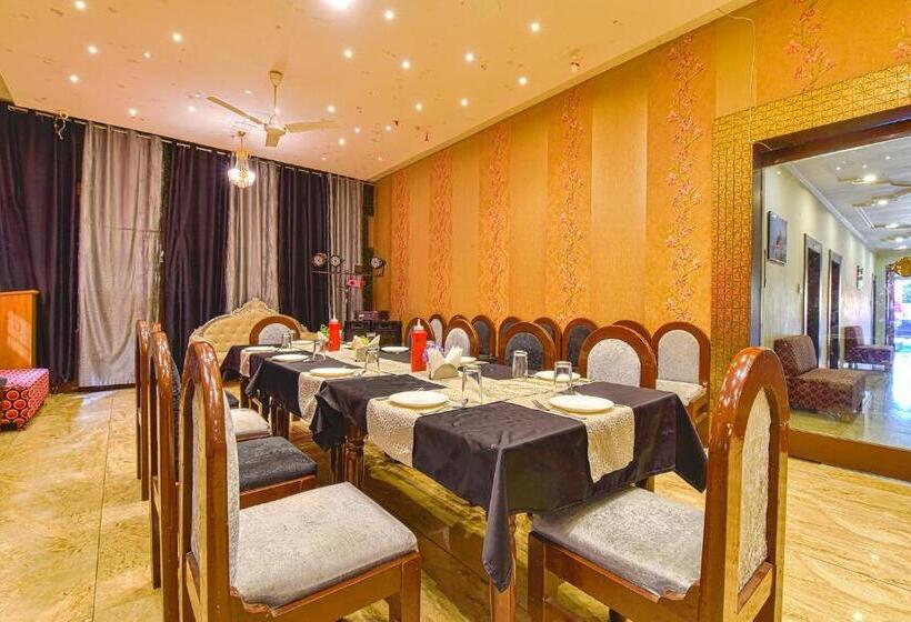 Fabhotel Prime Surpin Palace