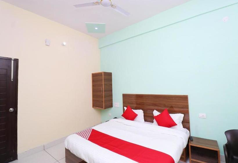 فندق Oyo 29006  Almond Leaf