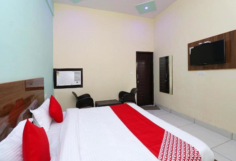 فندق Oyo 29006  Almond Leaf