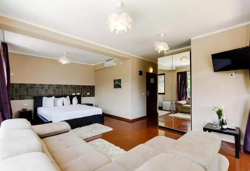 Pensiunea Decebal Resort   Cazanele Dunarii