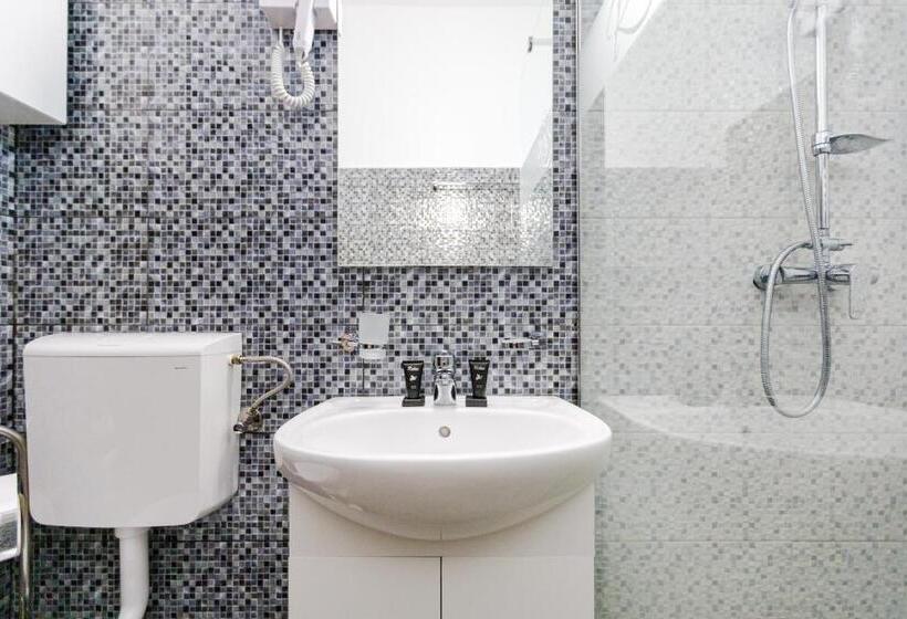 Pensiunea Decebal Resort   Cazanele Dunarii