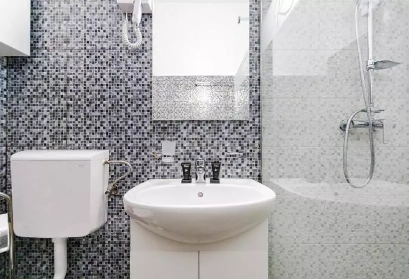 Pensiunea Decebal Resort   Cazanele Dunarii