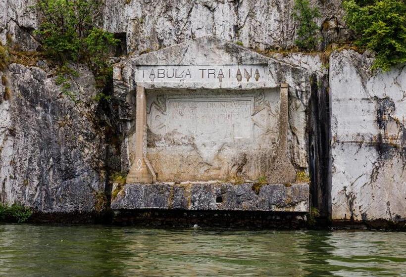 Pensiunea Decebal Resort   Cazanele Dunarii