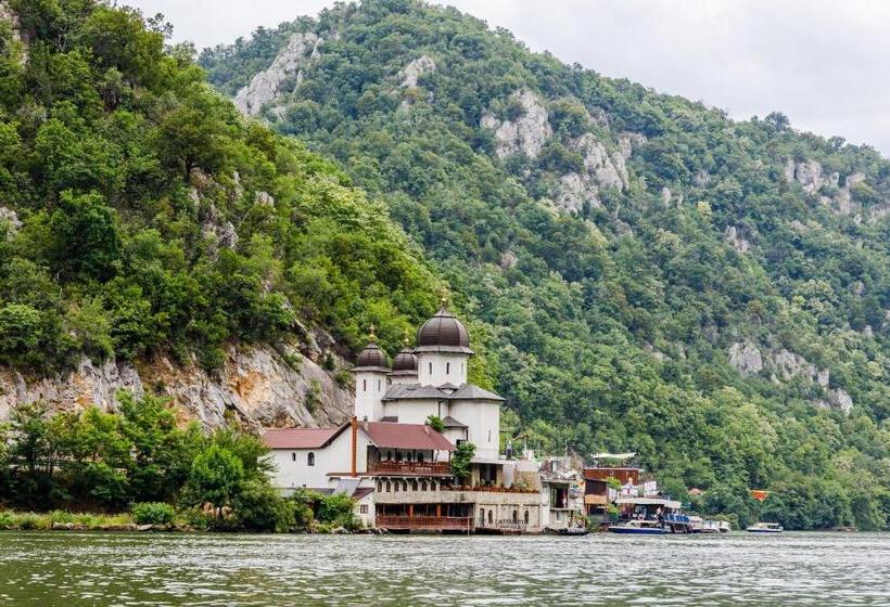 Pensiunea Decebal Resort   Cazanele Dunarii