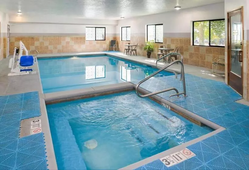 هتل Holiday Inn Express & Suites Alamosa, An Ihg