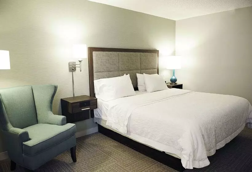 هتل Doubletree By Hilton  Sterling  Dulles Airport