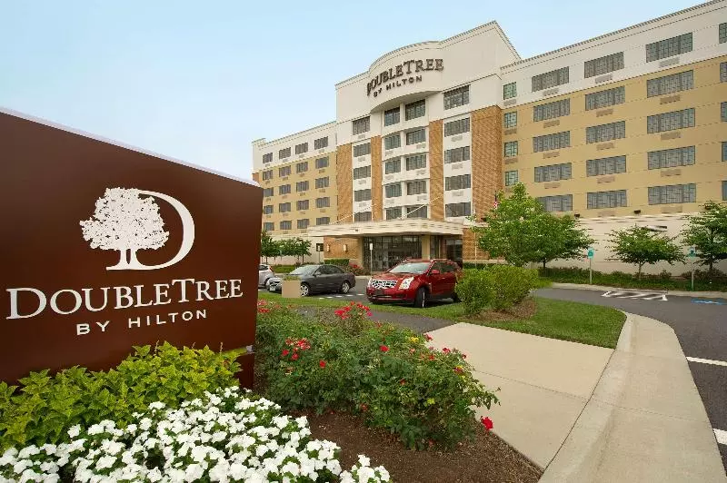 هتل Doubletree By Hilton  Sterling  Dulles Airport