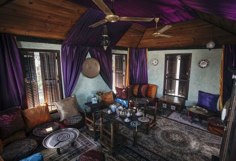 Szálloda Emerson On Hurumzi