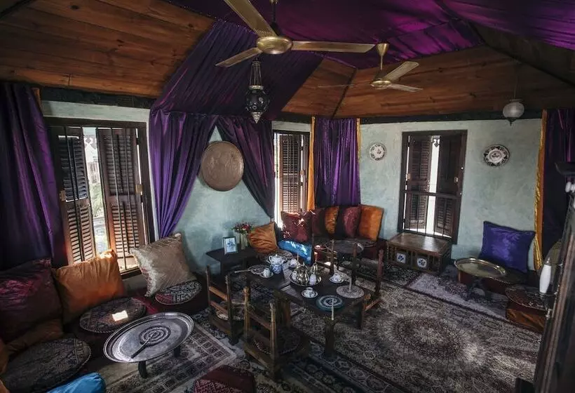 هتل Emerson On Hurumzi