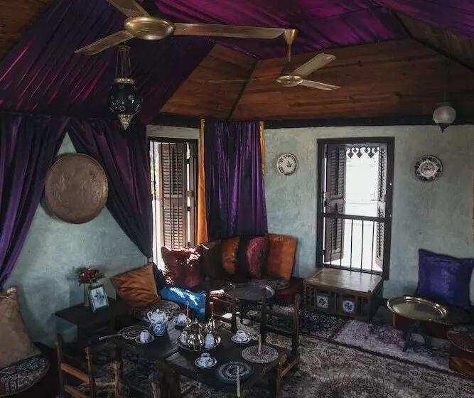 هتل Emerson On Hurumzi