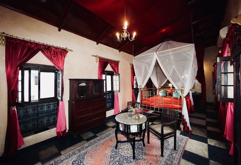 Szálloda Emerson On Hurumzi