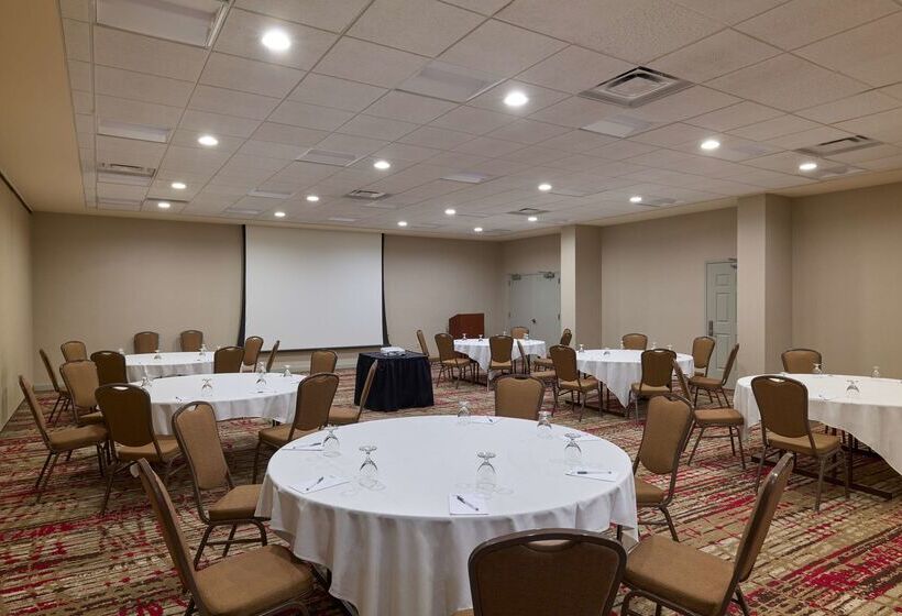 בית מלון כפרי Hilton Garden Inn Bloomington
