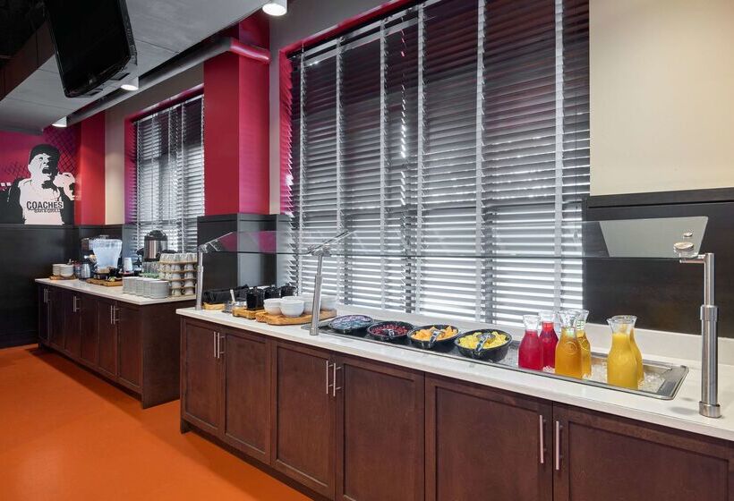 בית מלון כפרי Hilton Garden Inn Bloomington