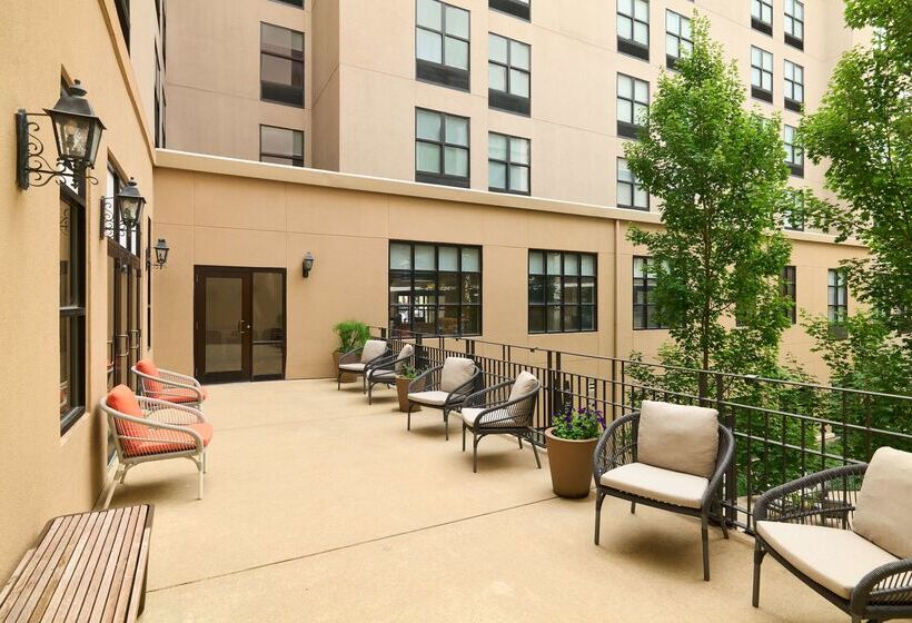 בית מלון כפרי Hilton Garden Inn Bloomington