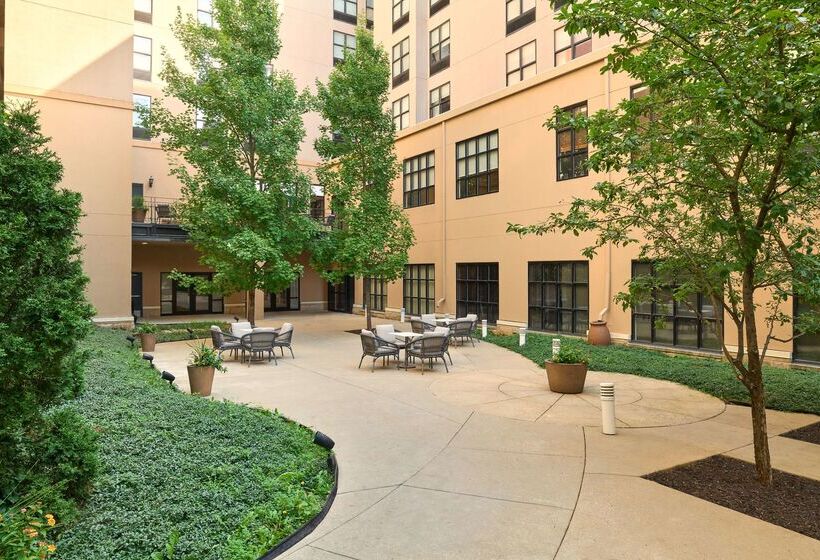 בית מלון כפרי Hilton Garden Inn Bloomington