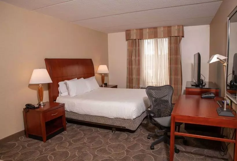 هتل Hilton Garden Inn Erie
