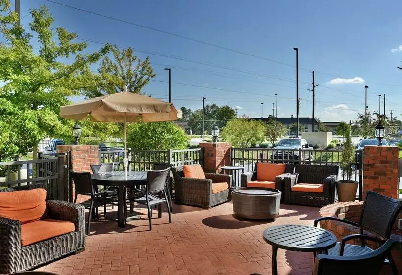 هتل Hilton Garden Inn Hattiesburg