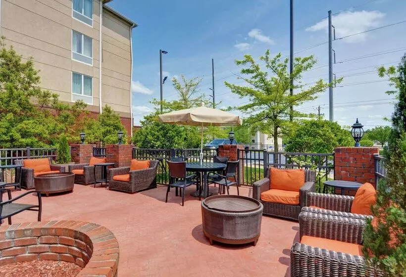 هتل Hilton Garden Inn Hattiesburg
