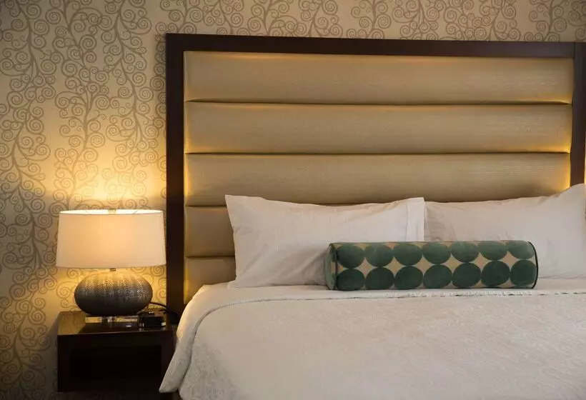 هتل Hilton Garden Inn Los Angeles Montebello