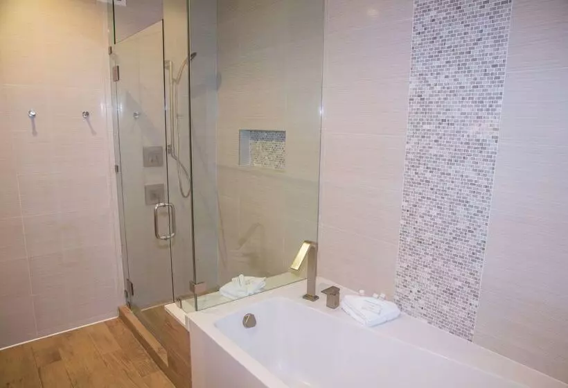 هتل Hilton Garden Inn Los Angeles Montebello