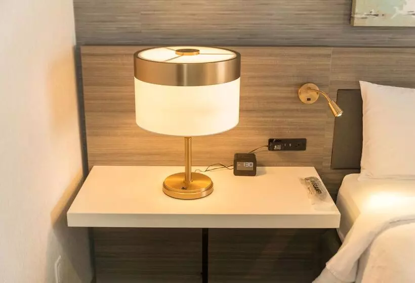 هتل Hilton Garden Inn Los Angeles Montebello