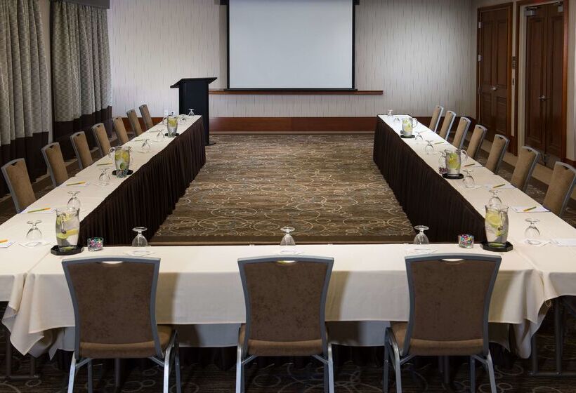 هتل Hilton Garden Inn Portsmouth Downtown