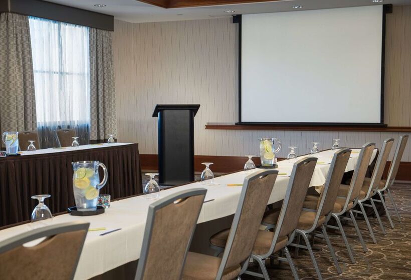 هتل Hilton Garden Inn Portsmouth Downtown