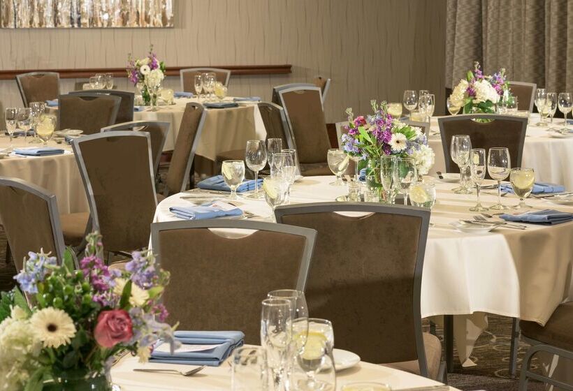 هتل Hilton Garden Inn Portsmouth Downtown