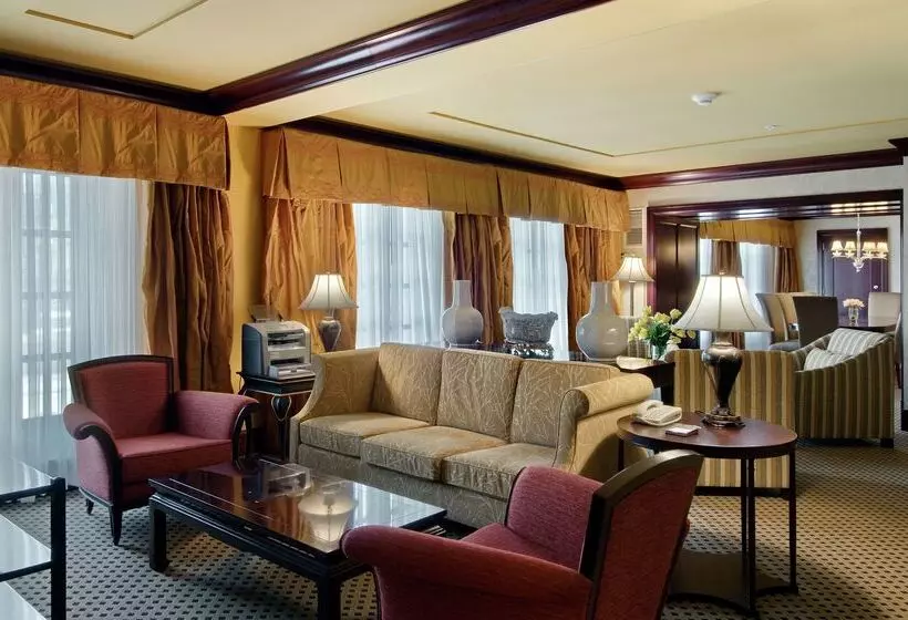 هتل Hilton President Kansas City