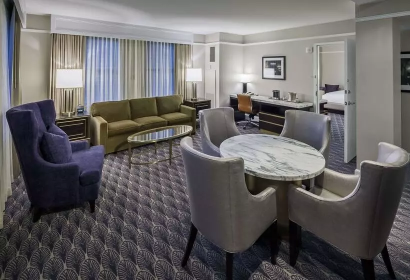 هتل Hilton President Kansas City