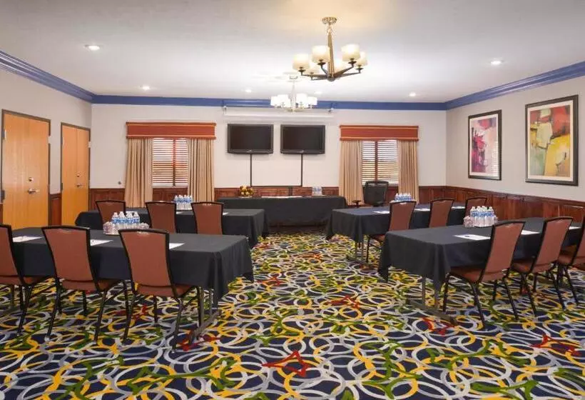 هتل Holiday Inn Express & Suites Alamosa, An Ihg