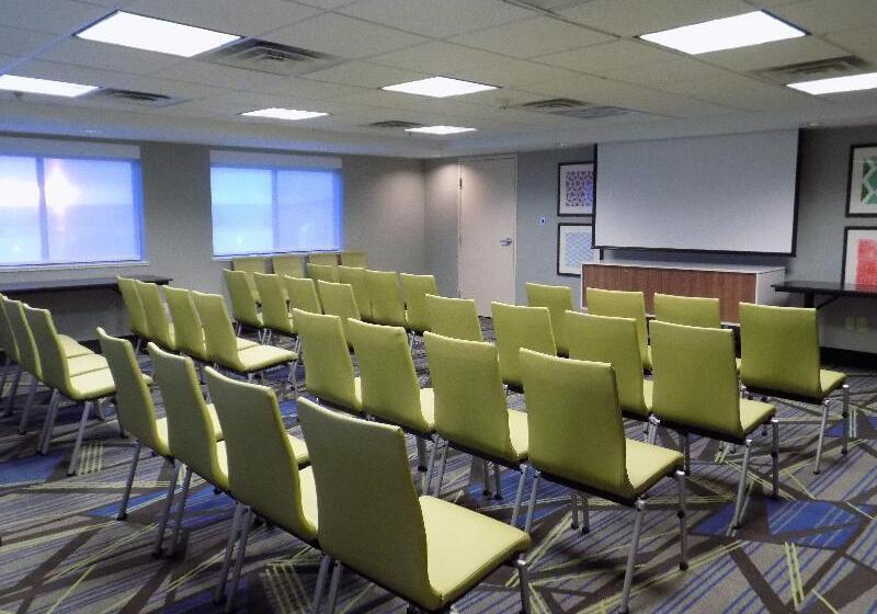 Holiday Inn Express Hotel & Suites Albuquerque   North Balloon Fiesta Park, An Ihg