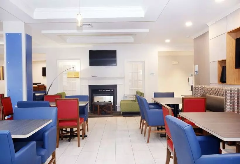 Holiday Inn Express Hotel & Suites Bethlehem Airport/allentown Area, An Ihg