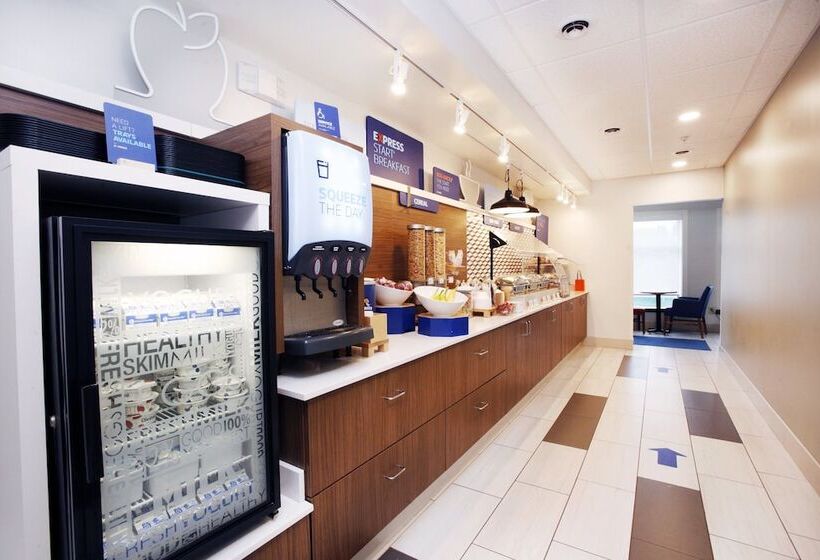 Holiday Inn Express Hotel & Suites Bethlehem Airport/allentown Area, An Ihg