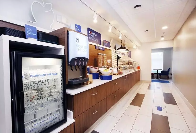 Holiday Inn Express Hotel & Suites Bethlehem Airport/allentown Area, An Ihg