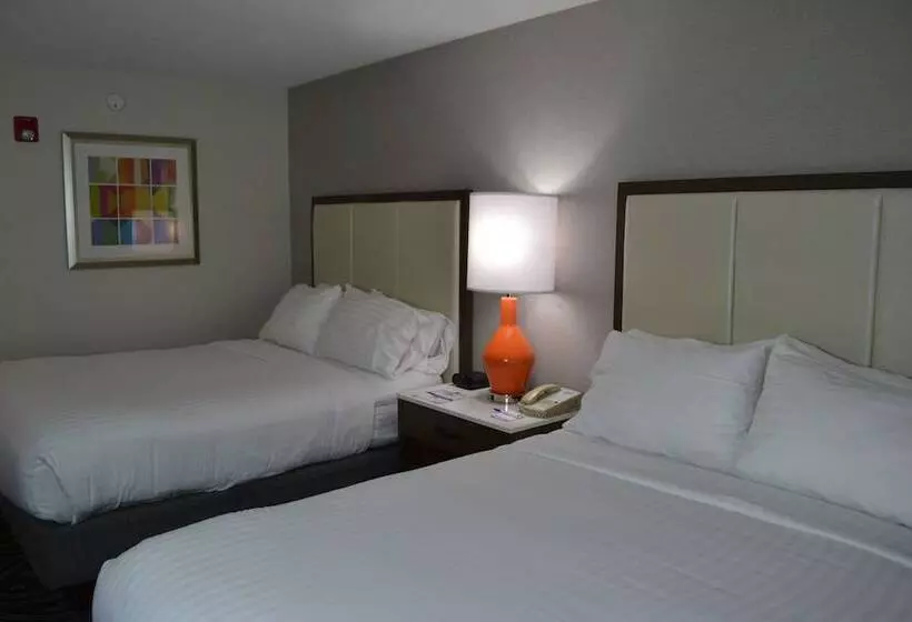 호텔 Holiday Inn Express & Suites Kent University Area By Ihg