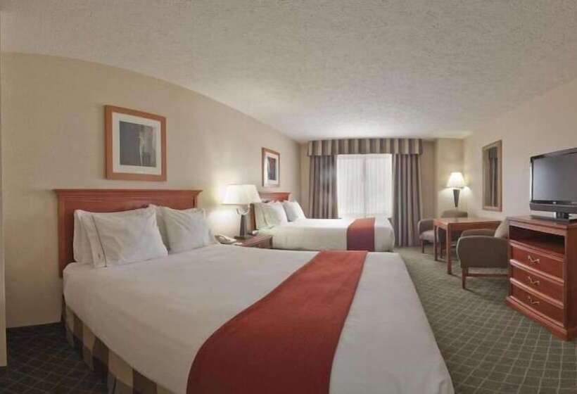 בית מלון כפרי Holiday Inn Express & Suites Kent University Area By Ihg