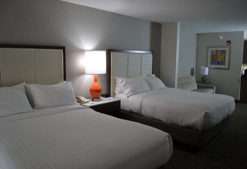 בית מלון כפרי Holiday Inn Express & Suites Kent University Area By Ihg