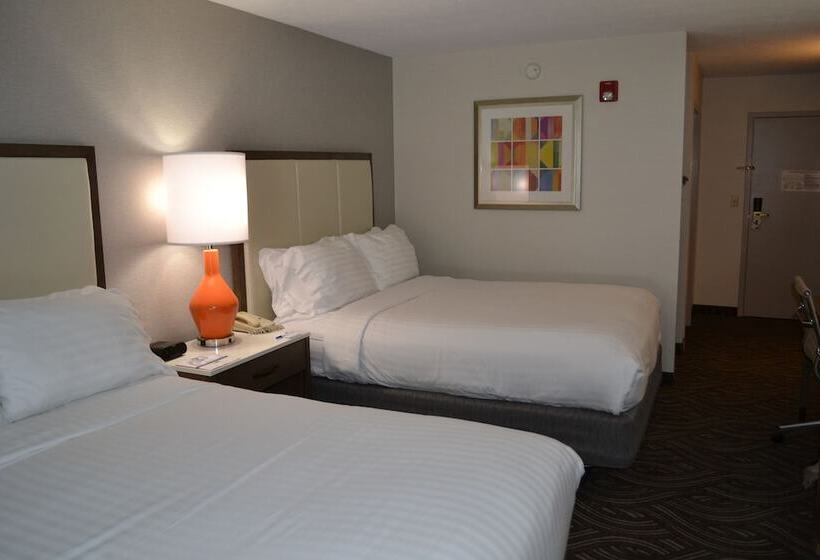 בית מלון כפרי Holiday Inn Express & Suites Kent University Area By Ihg