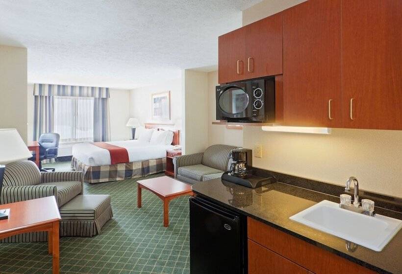 בית מלון כפרי Holiday Inn Express & Suites Kent University Area By Ihg