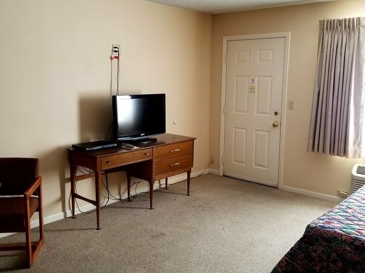 בית מלון כפרי Meadowlark Inn Bridgeport