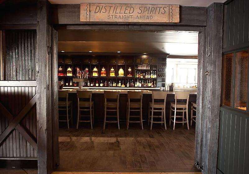 Normandy Farm Hotel & Conference Center