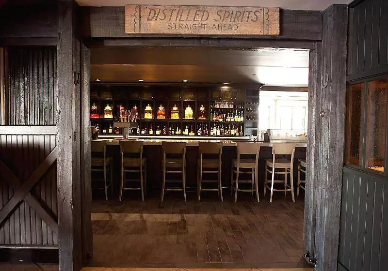 Normandy Farm Hotel & Conference Center