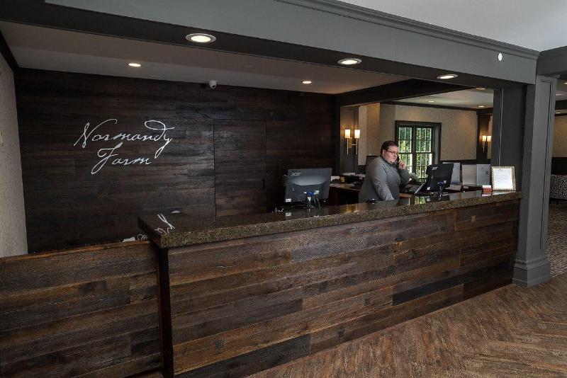 Normandy Farm Hotel & Conference Center