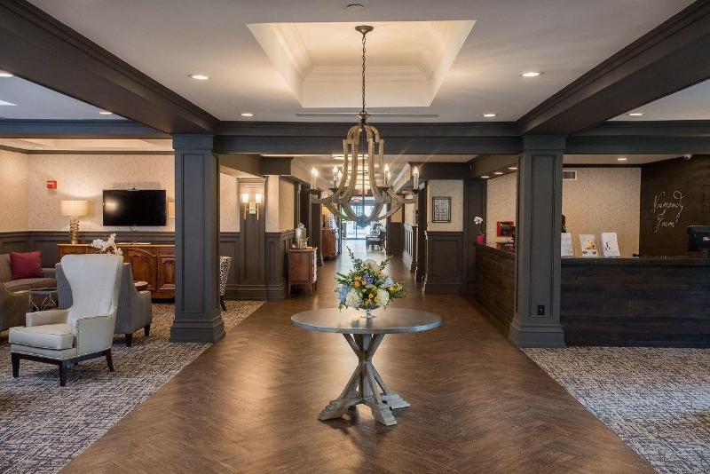 Normandy Farm Hotel & Conference Center